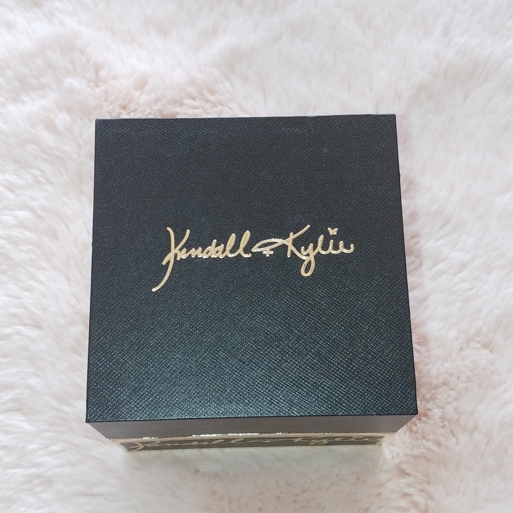 NWT KENDALL & KYLIE Women's Patent Leather Strap - Picture 4 of 4